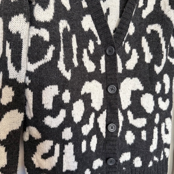 Hive & Honey Black and White Leopard Cardigan size M - Picture 2 of 8